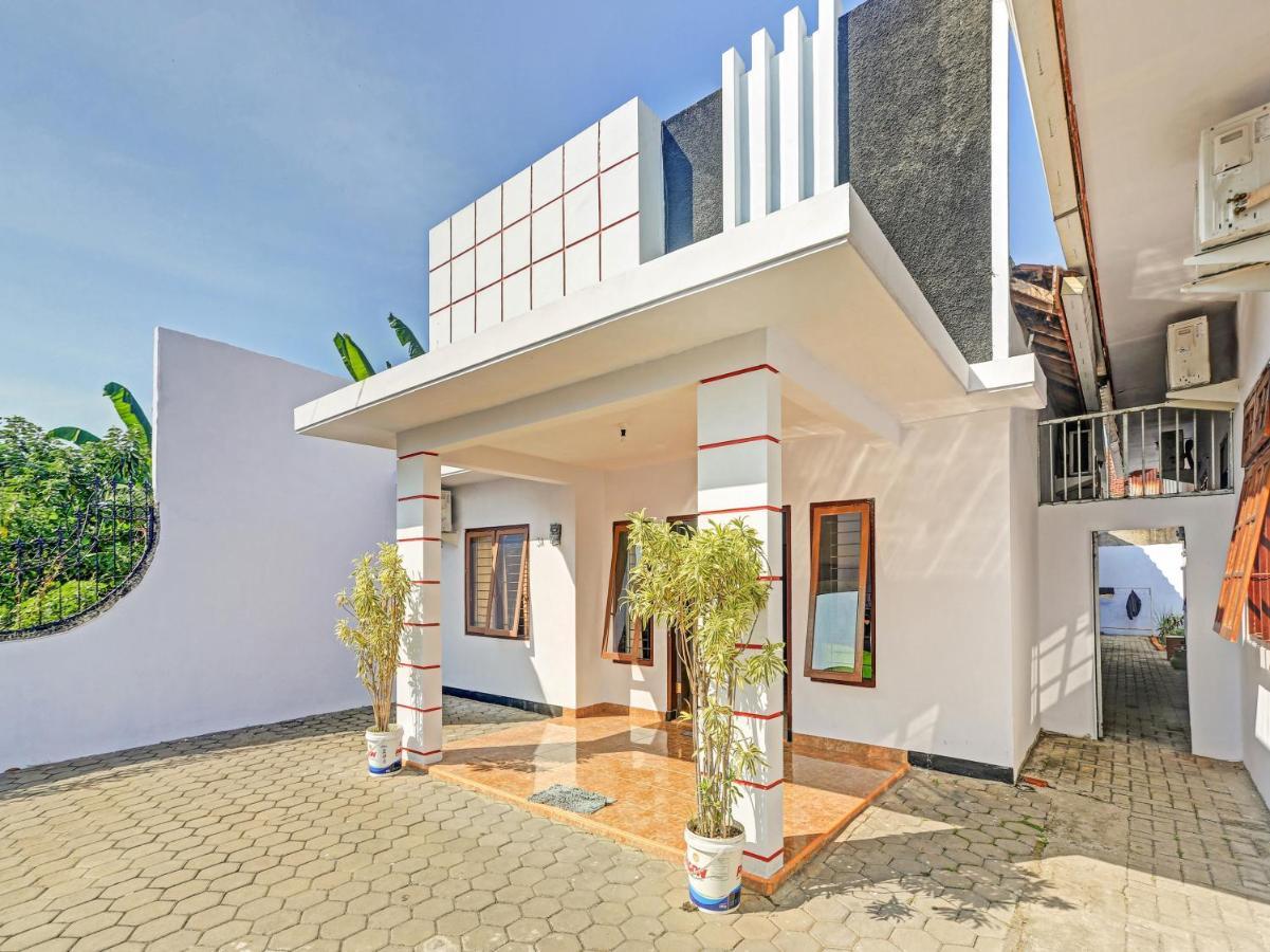 Hotel Oyo 90344 Wijayanti Banyuwangi  Esterno foto