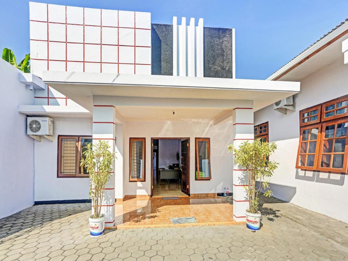 Hotel Oyo 90344 Wijayanti Banyuwangi  Esterno foto