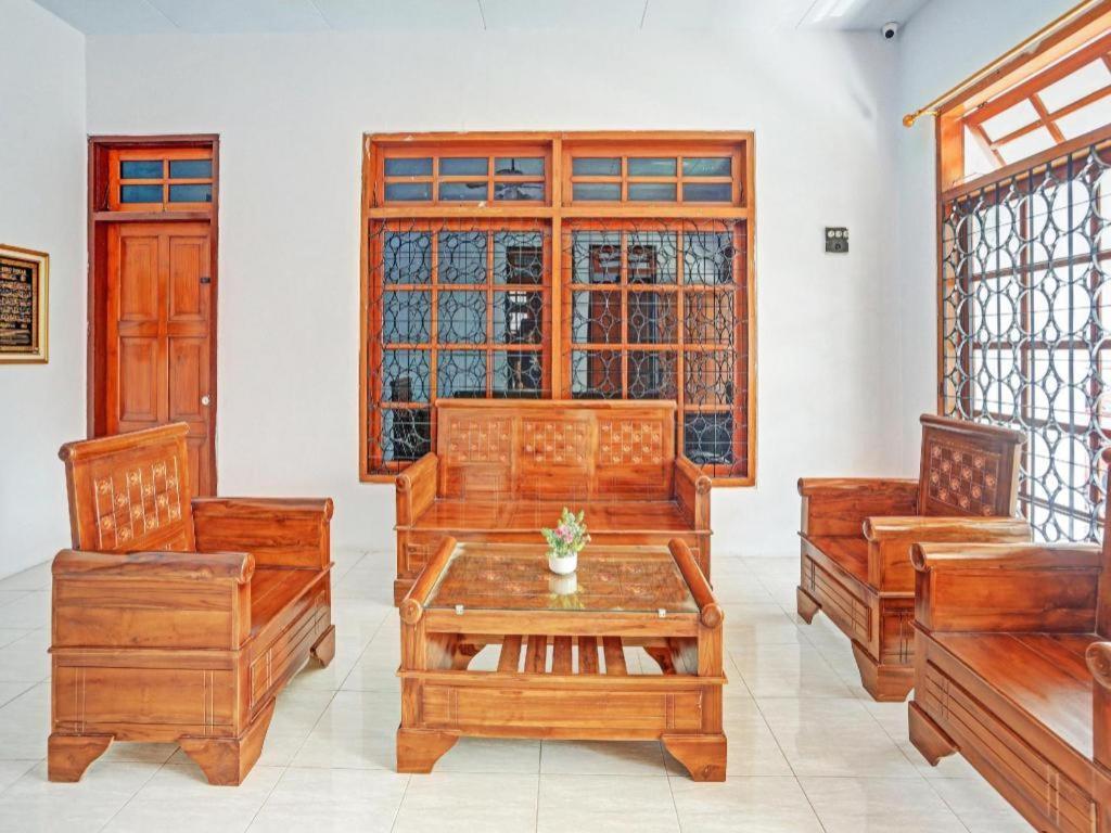Hotel Oyo 90344 Wijayanti Banyuwangi  Esterno foto